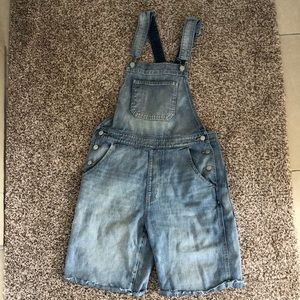 Gap overall shorts